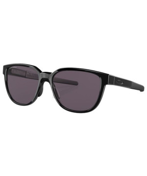 Oakley Holston